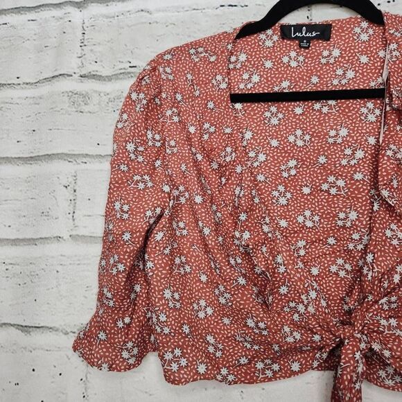 Lulus Short Sleeve Cropped Tie Front Carnation Crush Floral Top Womens Small - Picture 3 of 12